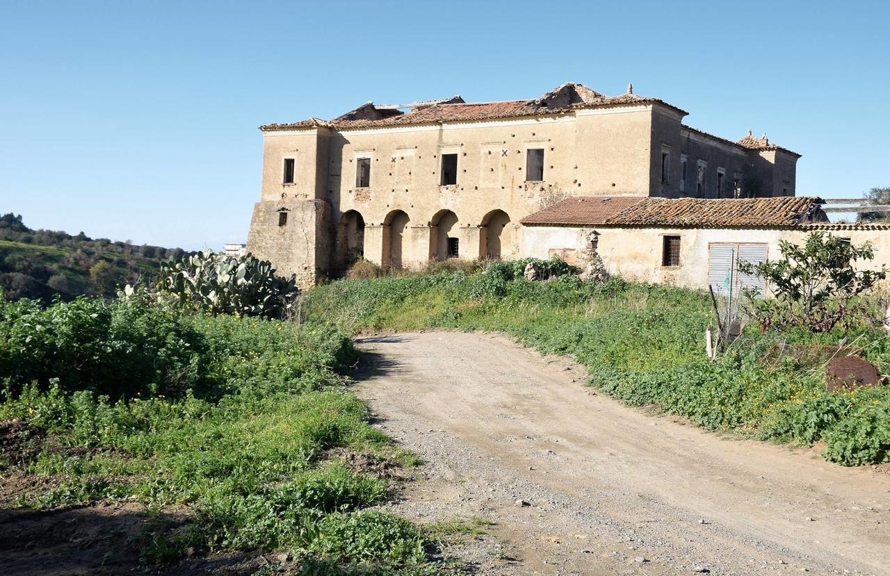 Palazzo Madeo - Residenza D'Epoca Bed and Breakfast Crosia Εξωτερικό φωτογραφία